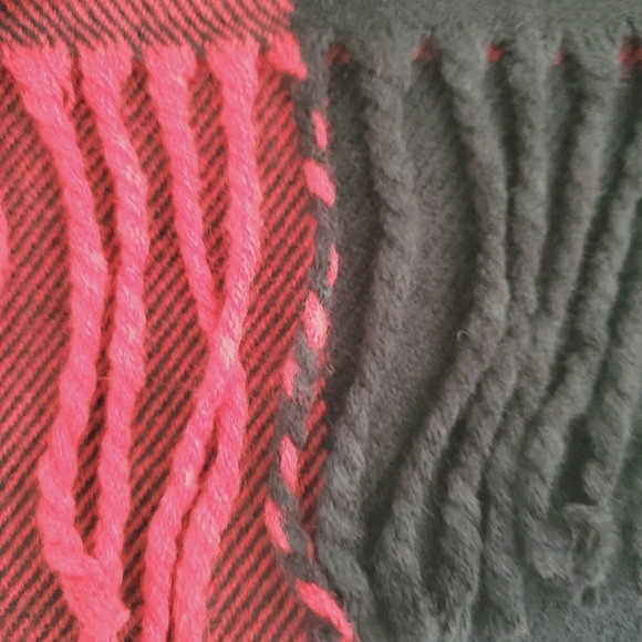 Victoria's Secret scarf NWT - Picture 6 of 8